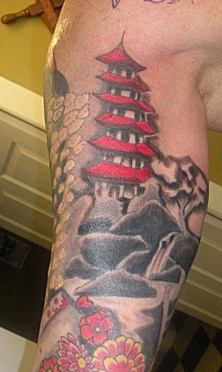 大臂红顶宝塔纹身图案