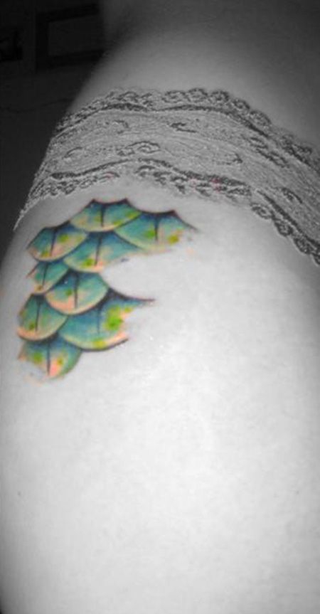 女生臀部鳞片纹身图案