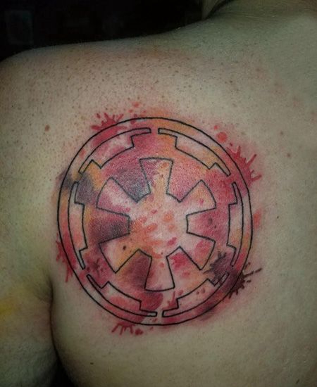 背部泼墨齿轮纹身图案