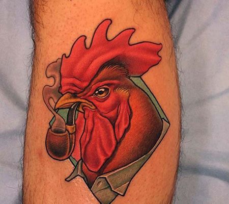 小腿叼着烟斗的公鸡纹身图案