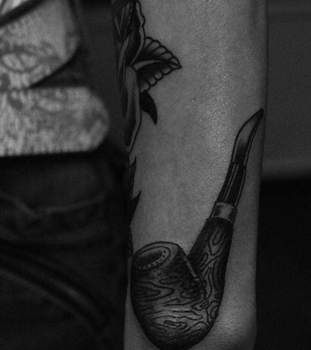 手腕个性烟斗纹身图片