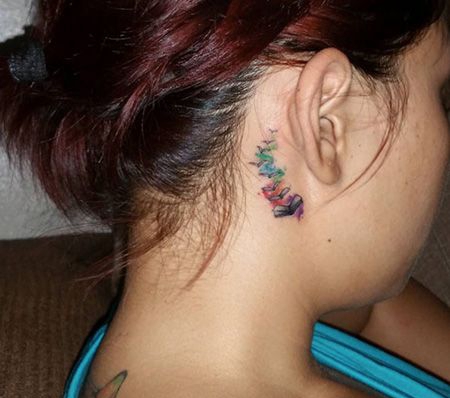 耳后书本小鸟纹身图案