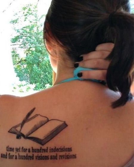 女生背部书本纹身图案