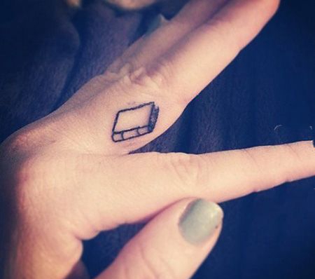 手指书本纹身图案