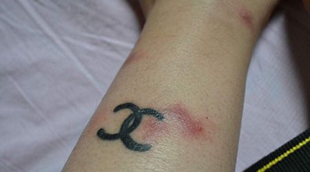 小臂香奈儿logo纹身图案