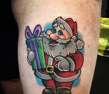 大臂卡通圣诞老人纹身图案