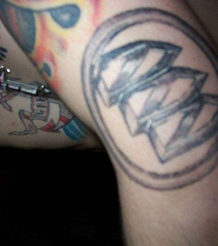 手臂别克车标纹身图案