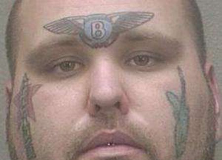 脸部宾利车标纹身图案