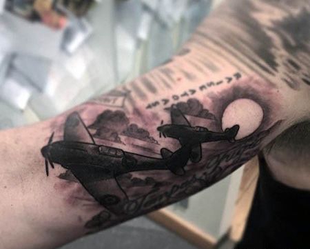 大臂二战战斗机纹身图案