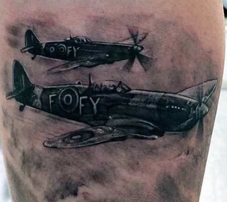 大腿两台战斗机纹身图案