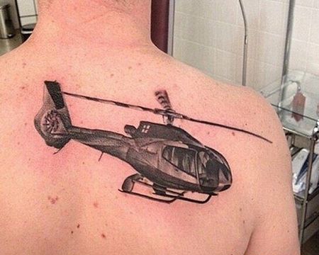 背部直升机纹身图案
