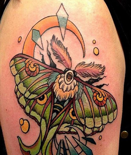 大臂飞蛾风筝纹身图案