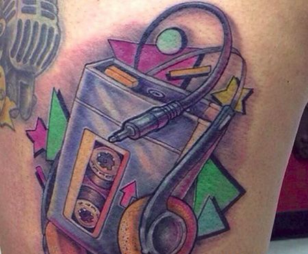 大腿磁带机纹身图案
