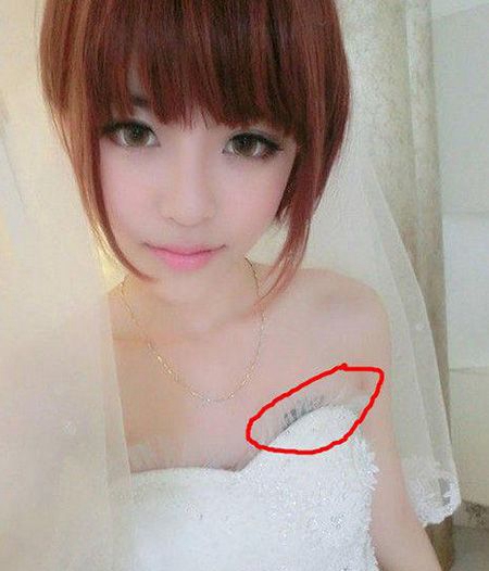 美女主播周淑怡胸部私密纹身