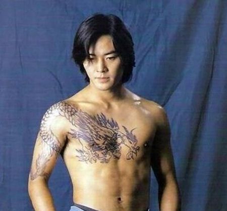 郑伊健陈浩南过肩龙纹身图案