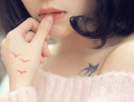 清纯网红南笙锁骨性感纹身