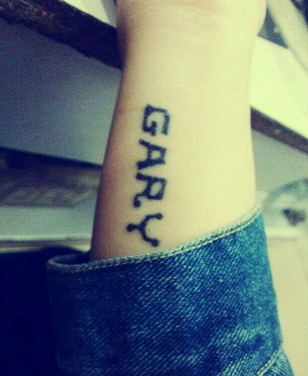 姜熙健狗哥名字纹身图案