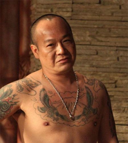 B哥吴志雄胸前纹身图案