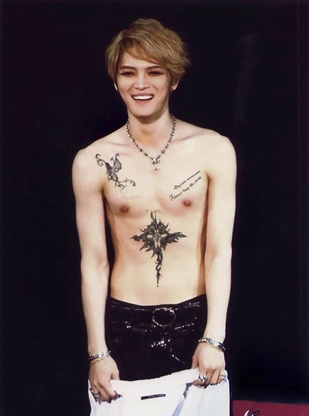 金在中上身帅气刺青纹身图案