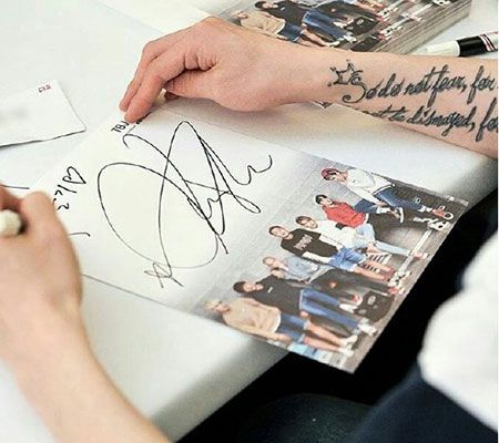 BTOB成员李昌燮圣经段落英文纹身