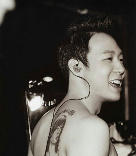 朴有天后背漂亮米妈头像纹身