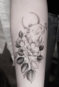 一组素描花纹身图案欣赏