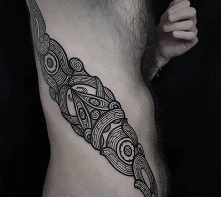 侧腰大面积玛雅图腾纹身图案