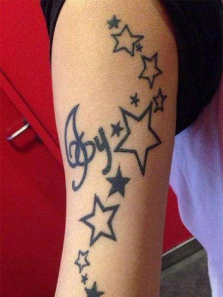 歌手徐歌阳手臂星星纹身图案