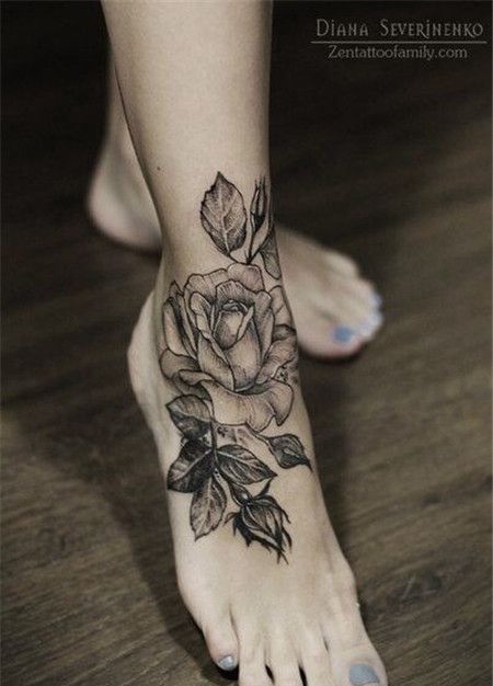 脚背上玫瑰花点刺纹身图案