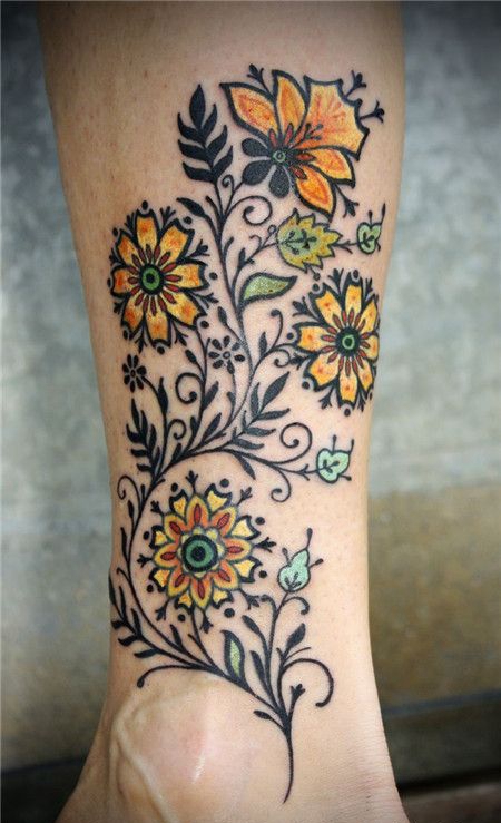 小腿炫酷花朵纹身图案