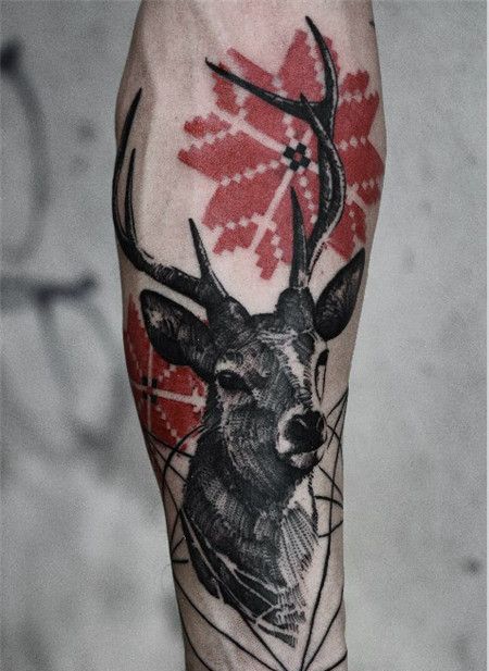 小臂黑色小鹿纹身图案