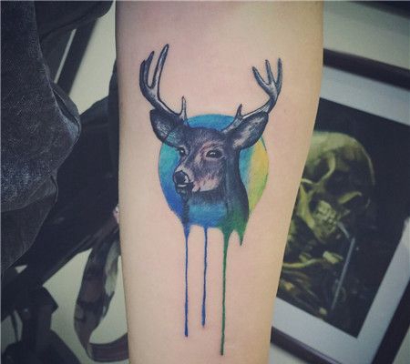 高清手臂鹿角纹身图案