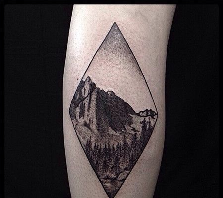 手臂上菱形山脉图案纹身