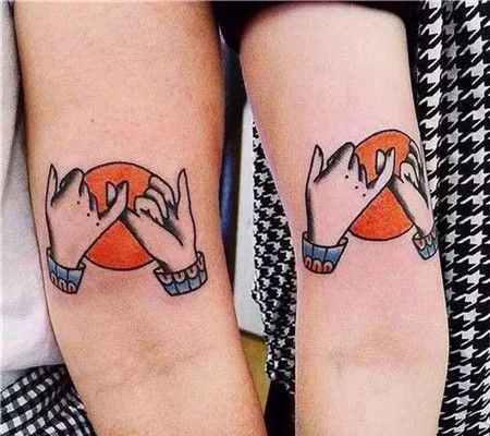 手臂精美拉钩纹身图案