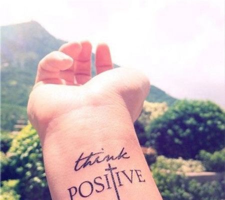 清新手腕英文纹身图案