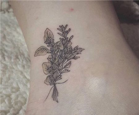 脚踝小草纹身图案