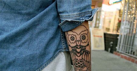 潮男小臂猫头鹰纹身图案