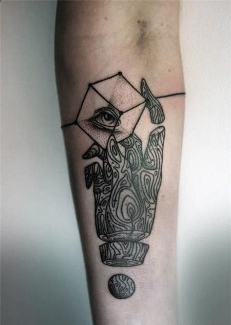 版画风格手势小臂纹身