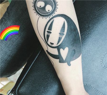 手臂无脸男牵气球纹身图案