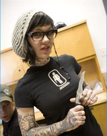 欧美女性花臂圣母玛利亚纹身图案