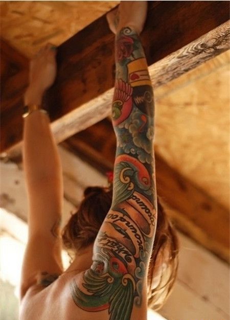 裸身美女花臂丝带花鸟纹身图案