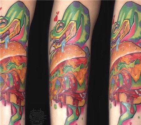手臂彩绘蛇肉汉堡纹身图案