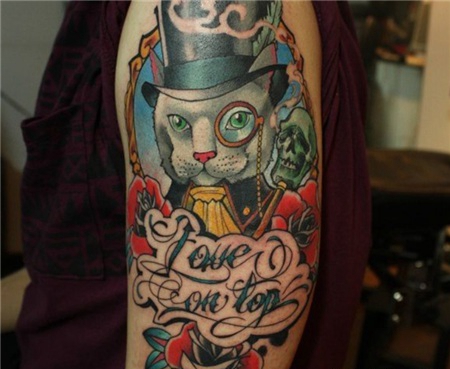大臂上侦探猫先生彩绘纹身