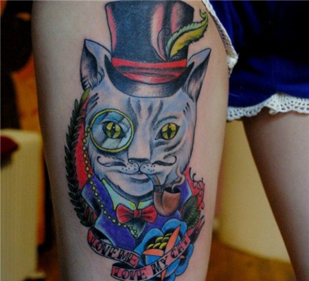 手臂彩色侦探猫帅气纹身图片