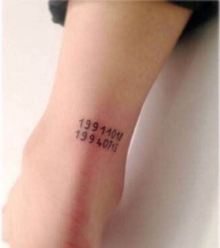 脚踝两个人的生日纹身图案