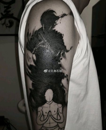 大臂黑色亚索纹身图案