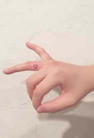 一组迷你的可爱小纹身图案欣赏