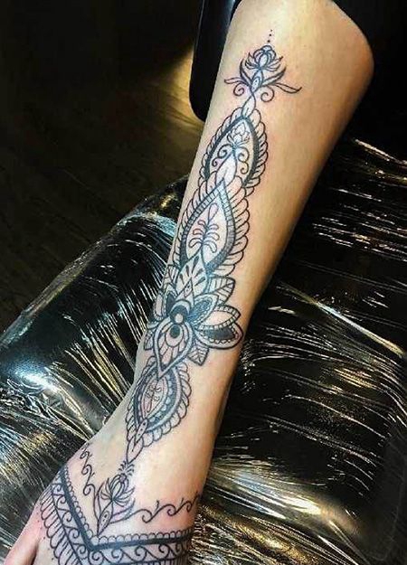 腿部花纹纹身图片