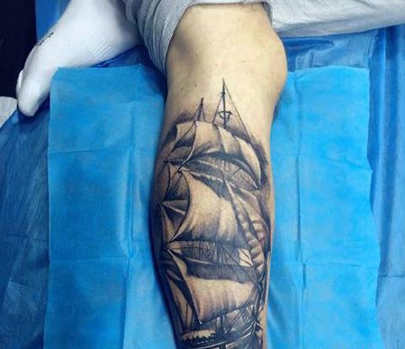 小腿精美的一帆风顺纹身图