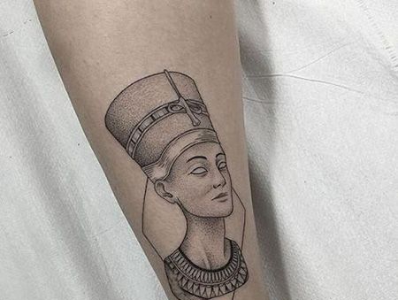 手臂法老人头纹身图案